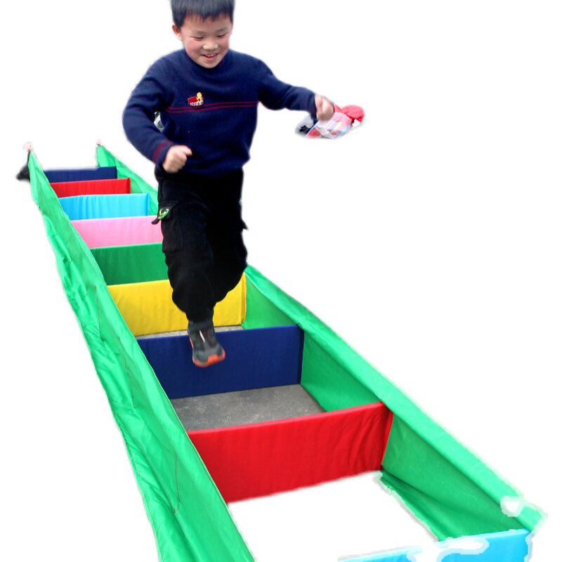 谈在幼儿戏剧艺术教育中布景道具的主要作用(图1)